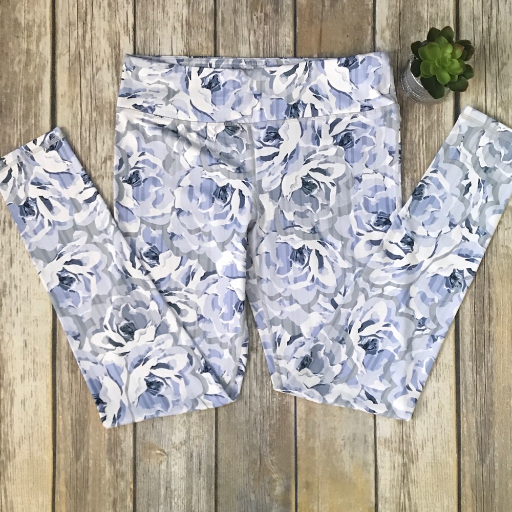 *NWOT* MONO B YOGA PANTS